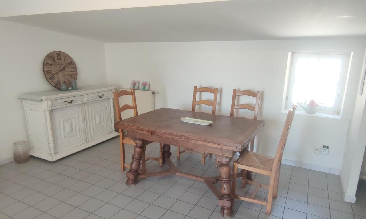 T3 Avec Sa Terrasse Au Coeur Du Village Medieval Sauzet  Exterior foto